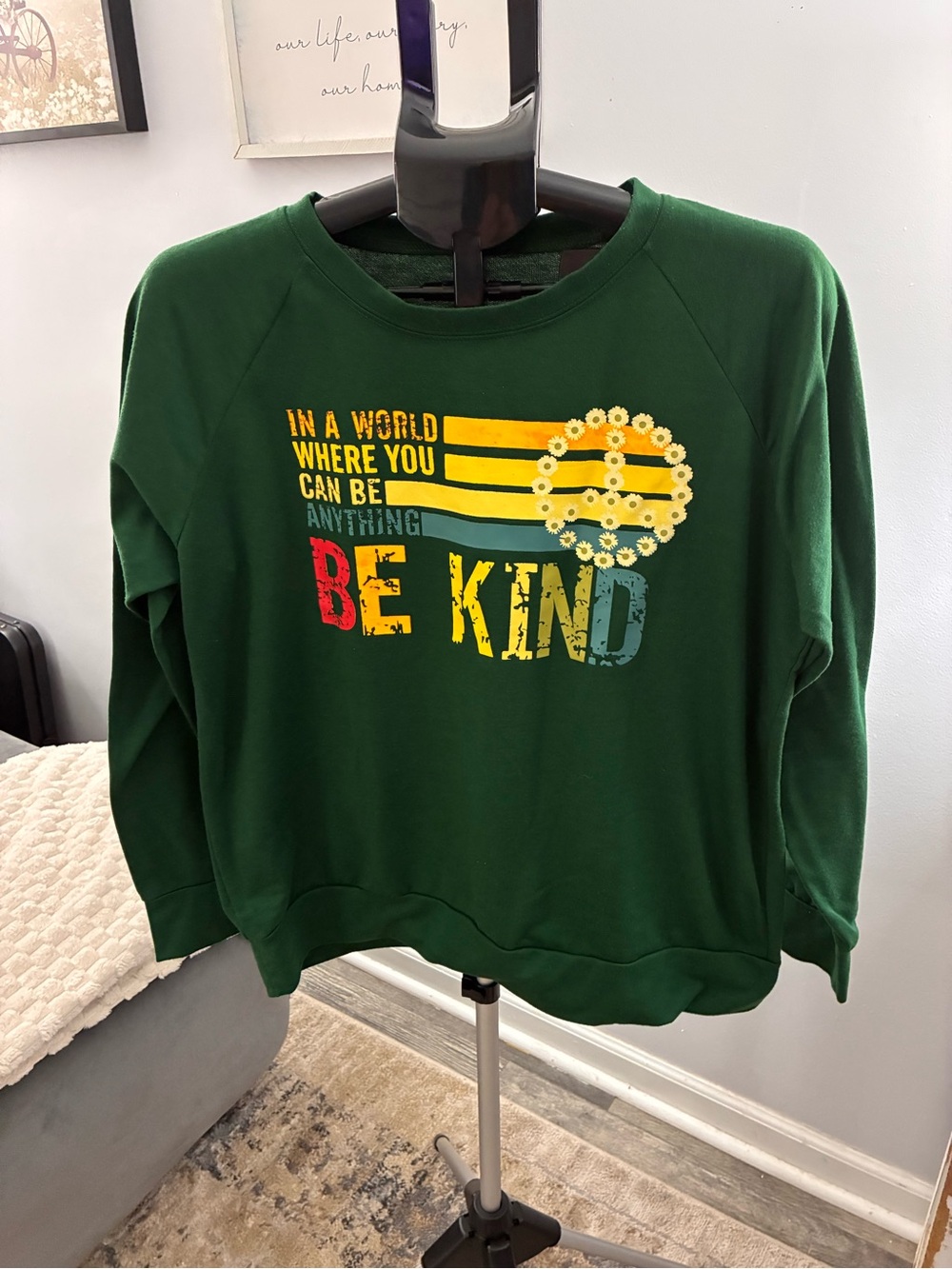 SHEIN Green "Be Kind" Graphic Crew Neck Sweatshirt